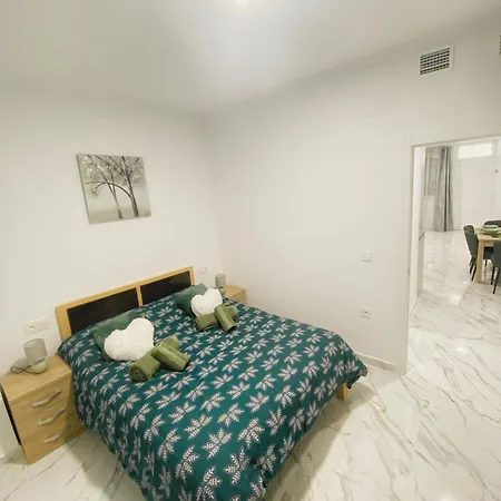 Moderno Playa Y Piscina Κάλπε